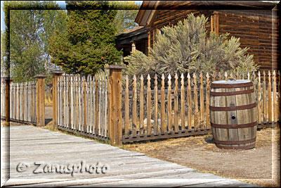 Zusätzlicher Gartenzaum um das Wohnhaus von betuchten Einwohnern in Ghosttown Bannack