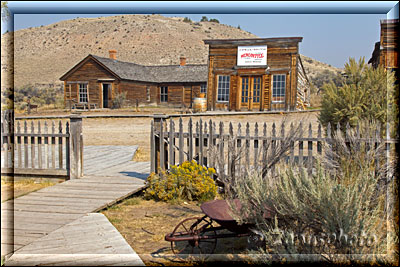 Ghosttown Bannack, Ansicht auf die vorbeiführende Main Street