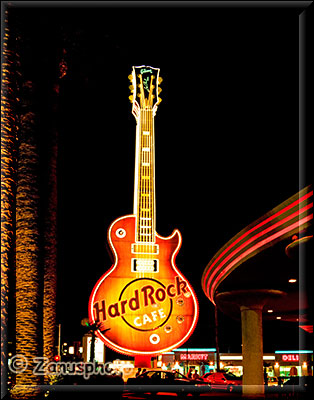 Gitarre am Hard Rock Cafe bei Nacht