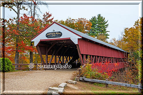 Covered Bridge im Herbst