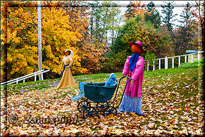 Halloweenfigur mit Kinderwagen