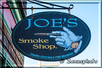 New England - Maine, Werbungstafel von Joes Smoke Shop in Bar Habor
