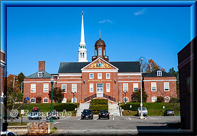 New England - Maine, Blick auf die Town Hall von Ellsworth