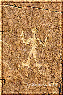 Petroglyphen an einer Felswand