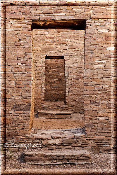 Türen in der Great Kiva.