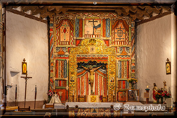 Altaransicht in innern der Kirche von Chimayo