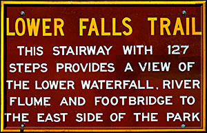 Hinweistafel zum Lower Falls Trail