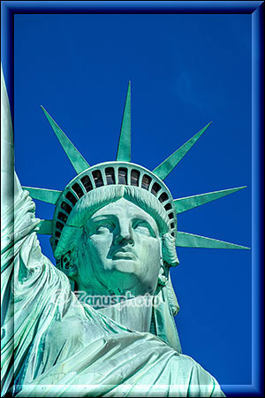New York City - Liberty Island, wir sind ganz nah bei Miss Liberty
