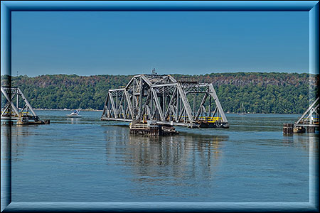 Drehbrücke im Harlem River