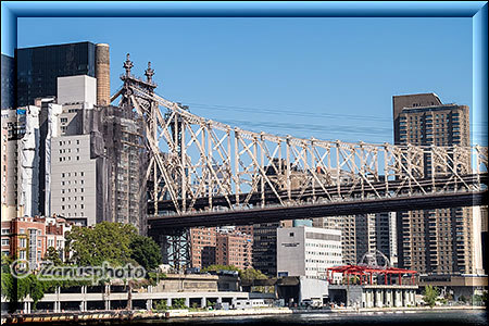 New York City - Circle Line - die Queensborrow Bridge über dem East River