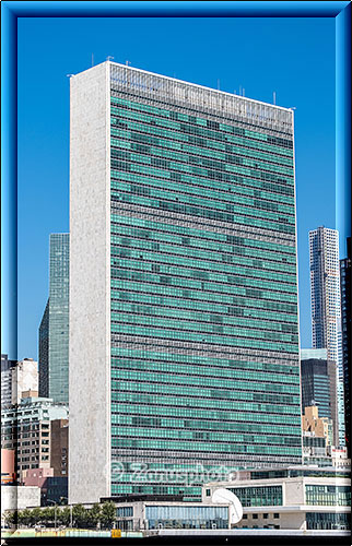 New York City - Circle Line - UN-Gebäude am East River