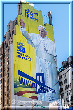 New York City, Werbetafel für den Papstbesuch in New York City