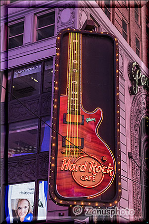 Auch ein Hard Rock Cafe gibt es hier