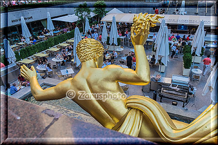 New York City - Rockefeller Center, Prometheus Statue am Lower Plaza