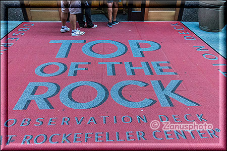 New York City - Rockefeller Center, Teppich der Infos zum Top of the Rock Areal