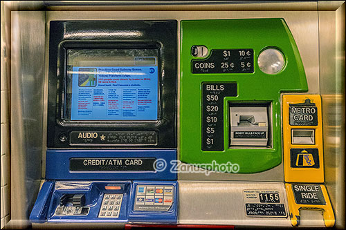 New York City - Subway fahren, ein Fahrkartenautomat für die Metro Card