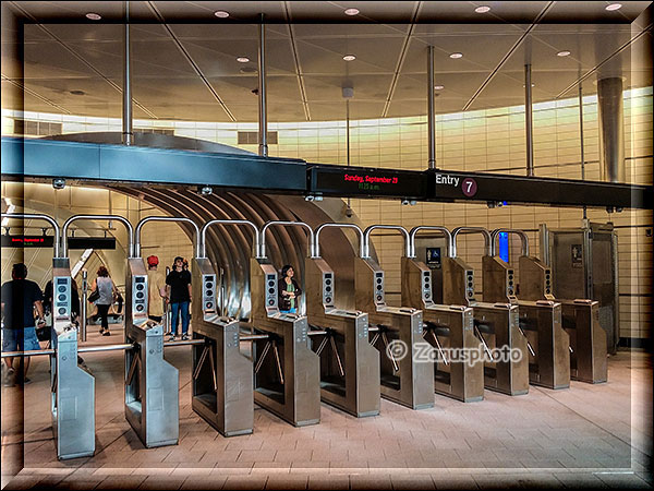 New York City - Subway fahren, wir sind gerade in einer neuen Station der Linie 7