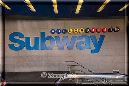 New York City - Subway fahren, Zugang zur Subway Station in einem Gebäude