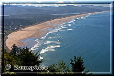 Von oben reicht der Blick weit über die Nehalem Beach