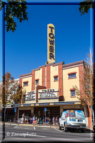 Movie Tower von Downtown Bend