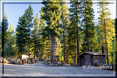 Ganz früh Morgens am Trailhead der Tumalo Falls