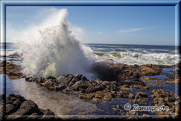 Thores Well wirft Wasser in die Luft