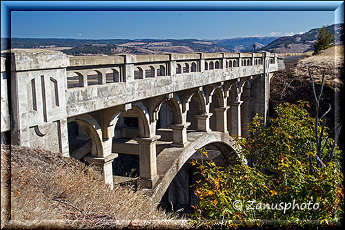 Brückenbogen über einen Creek am Historic Highway