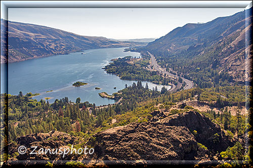 Blick zum Columbia River und Interstate 84