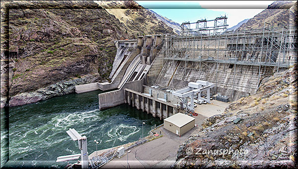 Hells Canyon Dam