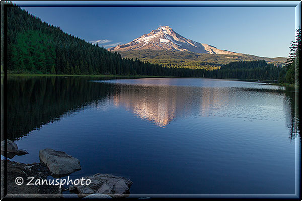 Sunset am Mt. Hood mit Spiegelung im Trillium Lake