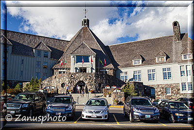 Haupteingang zur Timberline Lodge