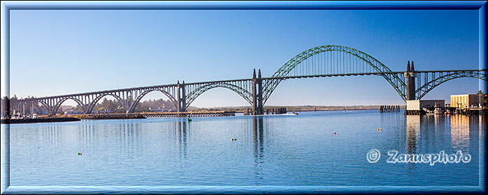 Blick zur Yaquina Bridge