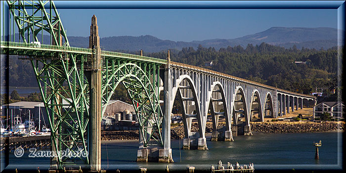 Aus der Nähe die Yaquina Bridge