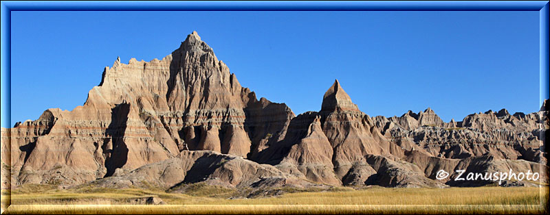 Panoramabild einer Felsformation nahe der Lodge