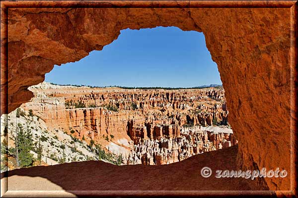 Tunnel View, wir schauen durch einen Arch auf die andere Seite des Bryce.