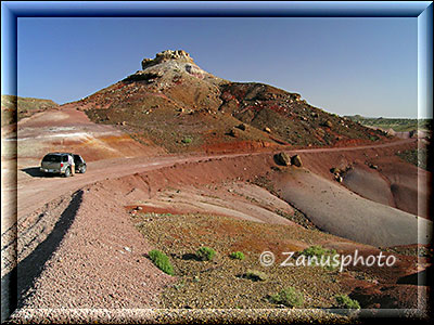 Die Road durch die Bentonite Hills