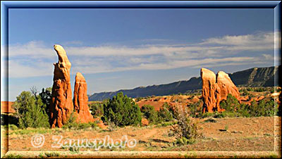 Blick auf weitere Hoodoos im hinteren Teil von Devils Garden