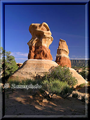 Zweier Formation von Devils Garden Hoodoos