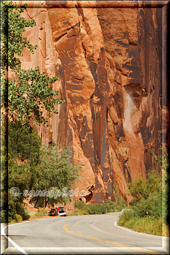 Potash Road, hier suchen wir nach dort vorhandenen Petroglyphs an dem Wänden