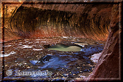 Im Tunnel der Subway mit Wasserponds