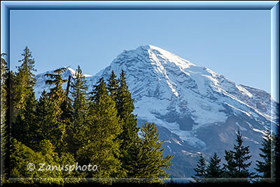 Erste Sicht auf Mount Rainier in der Morgensonne