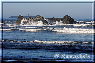 Ablaufendes Wasser an einem Riff im Ozean