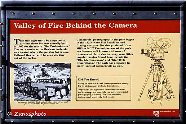 Valley of Fire, eine Infotafel erklärt einiges über das Filmgeschehen in dieser Gegend