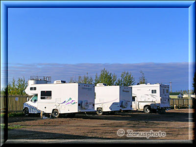 Campground in Fort Nelson mit 3 RV´s