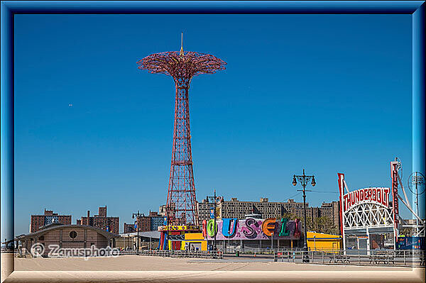 New York City - Coney Island - mit an Werktagen geschlossenen Fahrgeschäften