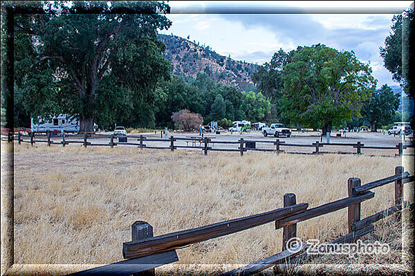 Pinnacles National Park, Blick vom Visitor Center auf den Campground im Park