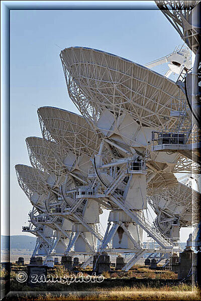 VLA-Observatory, an der Rückseite der Spiegel kann man eine grosse Menge an Technik erkennen