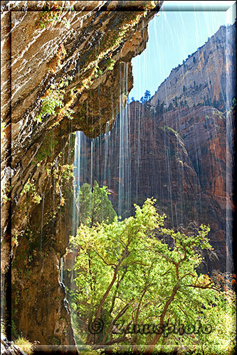 Zion Park, hier haben wir eine bessere Ansicht auf die nachlaufenden Wasserfäden