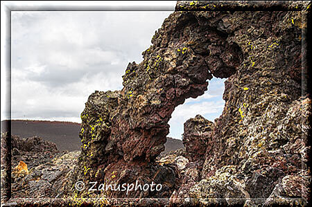 Craters of the Moon, ein kleiner Arch im Gebiet des Snow Cones