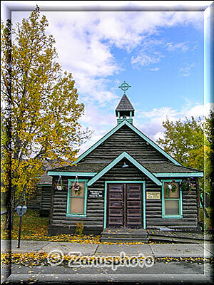 Whitehorse, ein Old Log Church Museum gibt es hier oben auch